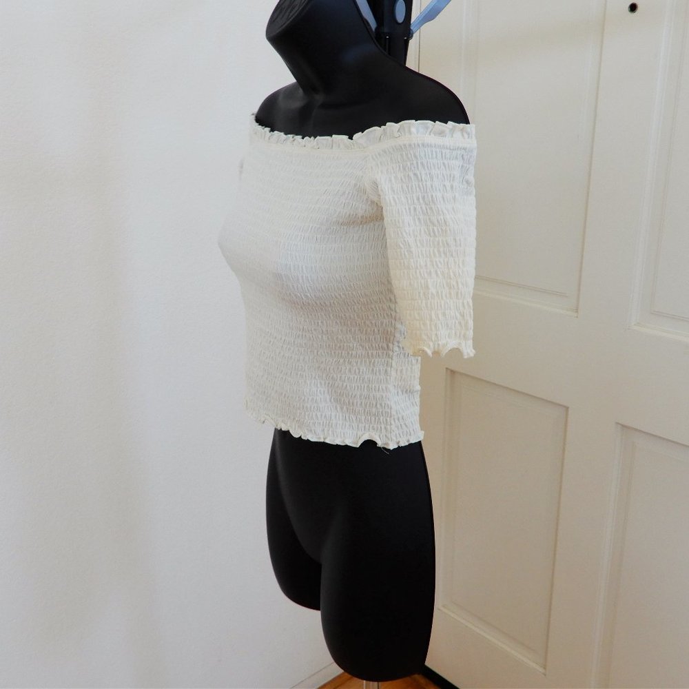 Fifth & Mode - Eva Smocked Top in Ivory - NWT - Picture 5 of 8